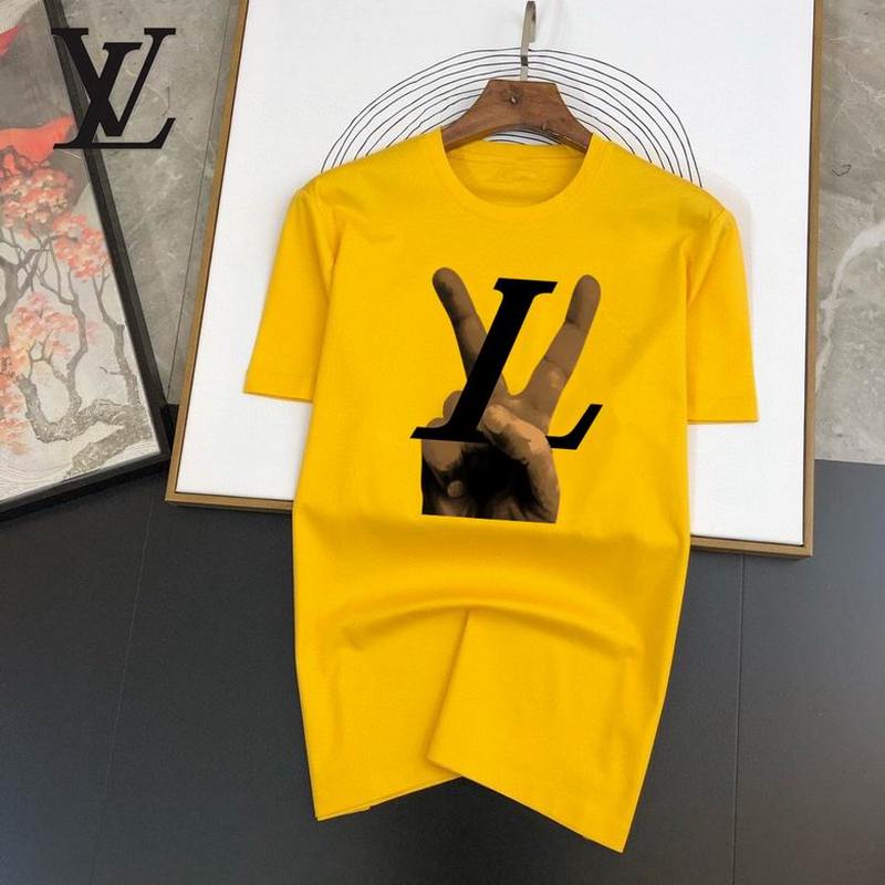 Louis Vuitton Men's T-shirts 203